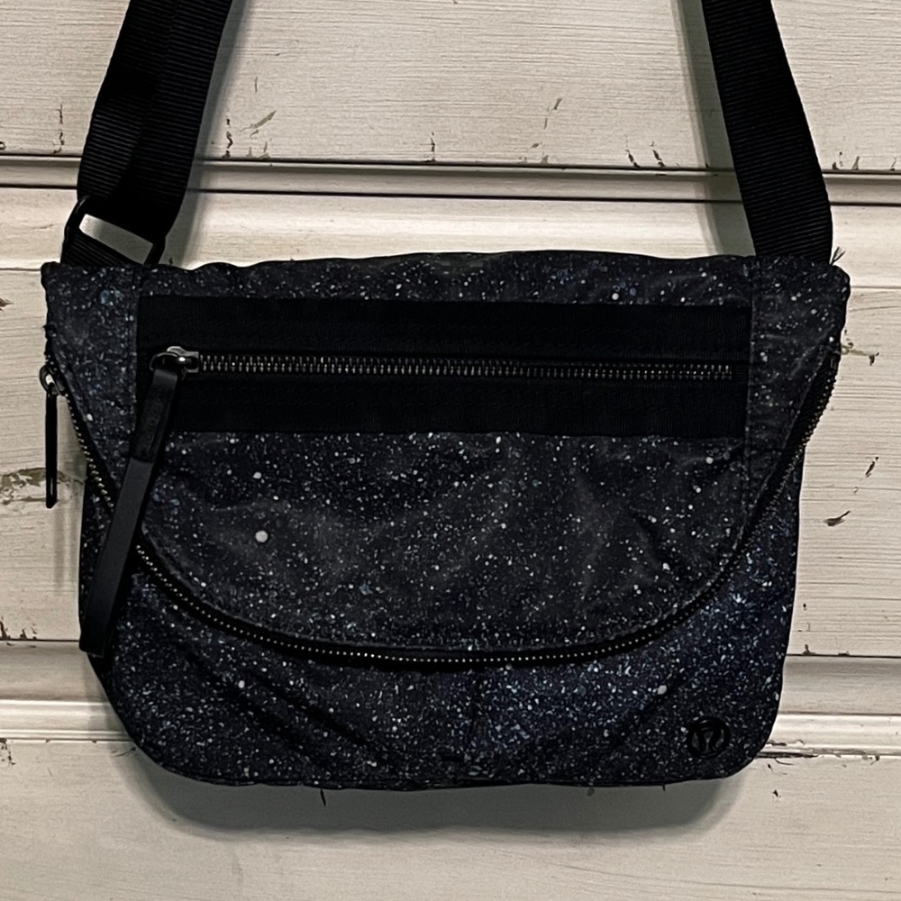 Lululemon Black w/ White Fleck Fabric Crossbody Bag Size  OS